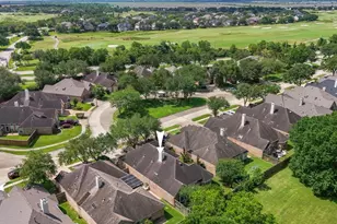 5210 Cottonwood Creek Ln, League City, TX 77573 - Photo 3