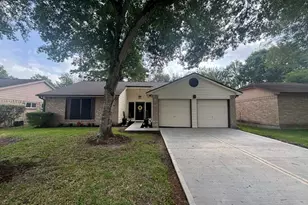 122 Greenshire Dr, League City, TX 77573 - Photo 1