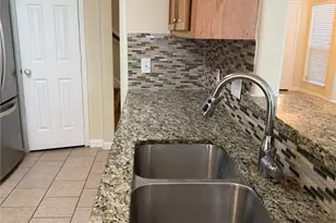 7822 Winding Creek View View, Houston, TX 77072 - Photo 9