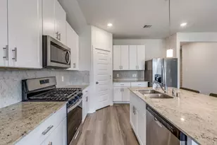 1318 Cascade Hls Dr, Rosharon, TX 77583 - Photo 11