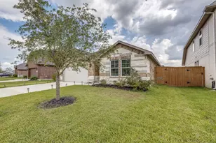 1318 Cascade Hls Dr, Rosharon, TX 77583 - Photo 3