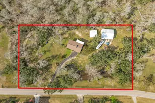 703 County Rd 605, Angleton, TX 77515 - Photo 9