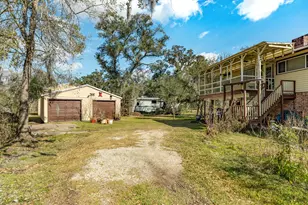 703 County Rd 605, Angleton, TX 77515 - Photo 17