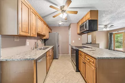 13 Fiddleleaf Court, The Woodlands, TX 77381 - Photo 3