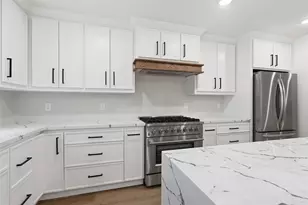 4525 Walker St, Houston, TX 77023 - Photo 7
