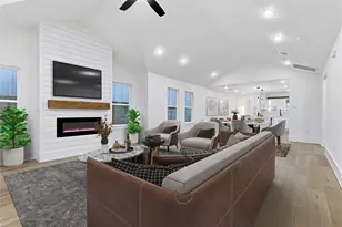 4525 Walker St, Houston, TX 77023 - Photo 3