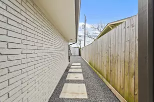 5009 Libbey Ln, Houston, TX 77092 - Photo 23
