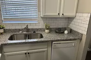 1101 E Main St, League City, TX 77573 - Photo 13