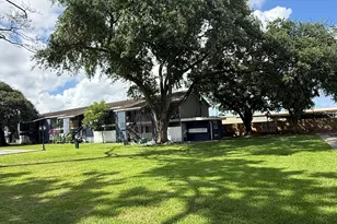 1101 E Main St, League City, TX 77573 - Photo 5