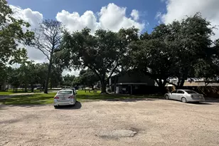 1101 E Main St, League City, TX 77573 - Photo 7