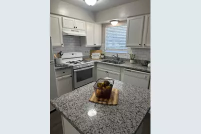 1101 E Main Street, League City, TX 77573 - Photo 9