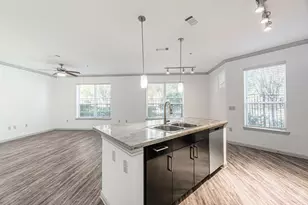 8877 Lakes at 610 Dr, Houston, TX 77054 - Photo 11