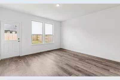 1009 S Oakhurst Drive, Dayton, TX 77535 - Photo 7