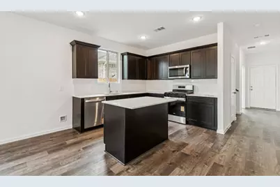 1009 S Oakhurst Drive, Dayton, TX 77535 - Photo 5