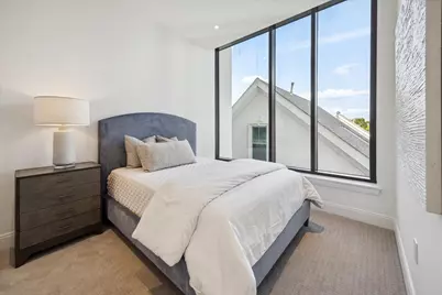 2323 W Main Street #402, Houston, TX 77098 - Photo 17