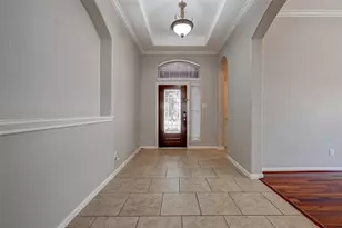 13922 Normandy Ct, Sugar Land, TX 77498 - Photo 5