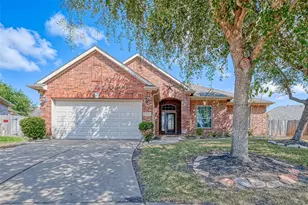 13922 Normandy Ct, Sugar Land, TX 77498 - Photo 1
