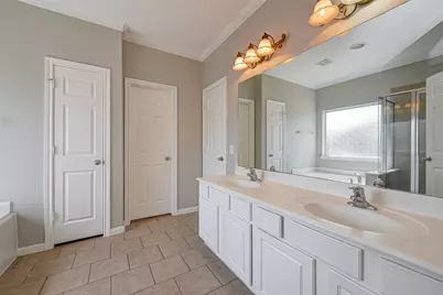 13922 Normandy Court, Sugar Land, TX 77498 - Photo 39