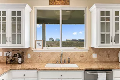 200 Mobile, Crystal Beach, TX 77650 - Photo 15