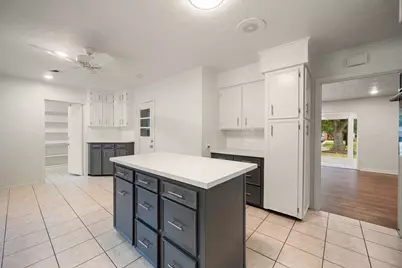 1900 Amy Drive, Baytown, TX 77520 - Photo 11