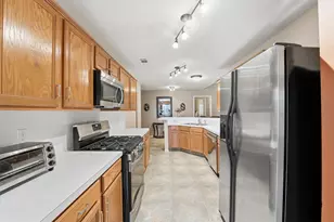 7219 Pembrough Ln, Katy, TX 77494 - Photo 9