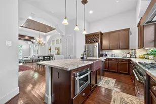 1821 W 24th St, Houston, TX 77008 - Photo 1
