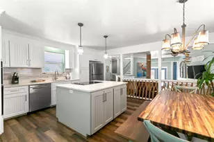 319 Pompano Ln, Freeport, TX 77541 - Photo 11