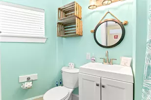 319 Pompano Ln, Freeport, TX 77541 - Photo 29