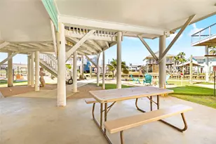 319 Pompano Ln, Freeport, TX 77541 - Photo 37