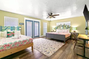 319 Pompano Ln, Freeport, TX 77541 - Photo 19