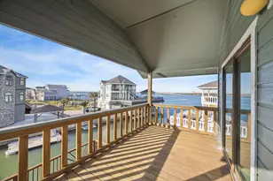 339 Admiral Cir, Tiki Island, TX 77554 - Photo 15
