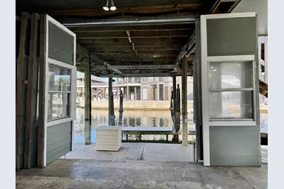 339 Admiral Circle, Tiki Island, TX 77554 - Photo 21