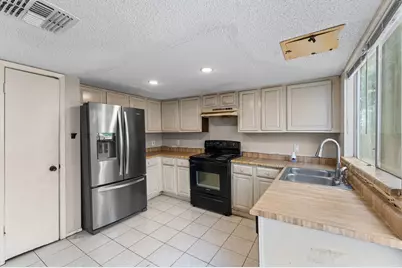 7607 Secretariat Lane, Houston, TX 77071 - Photo 9
