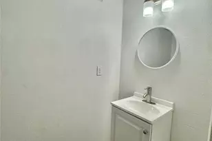 1911 Sherwood Forest St, Houston, TX 77043 - Photo 9