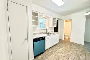 1911 Sherwood Forest St, Houston, TX 77043 - Photo 9