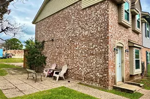 1911 Sherwood Forest St, Houston, TX 77043 - Photo 3