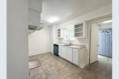 1911 Sherwood Forest Street #17, Houston, TX 77043 - Photo 7