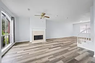 9366 Corner Oaks Ln, Houston, TX 77036 - Photo 7