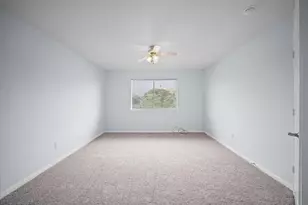 9366 Corner Oaks Ln, Houston, TX 77036 - Photo 25