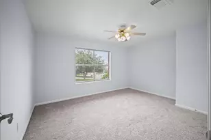 9366 Corner Oaks Ln, Houston, TX 77036 - Photo 27