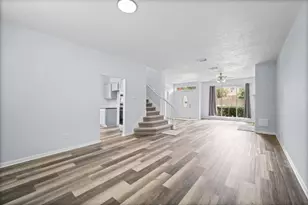 9366 Corner Oaks Ln, Houston, TX 77036 - Photo 11