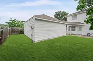 9366 Corner Oaks Ln, Houston, TX 77036 - Photo 35