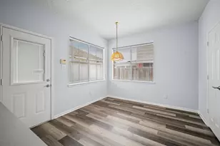 9366 Corner Oaks Ln, Houston, TX 77036 - Photo 15