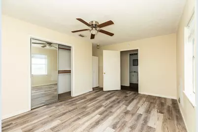 910 Monument Drive, Surfside Beach, TX 77541 - Photo 19