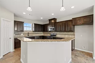 10015 S Redfish Dr, Hitchcock, TX 77563 - Photo 5