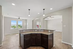 10015 S Redfish Dr, Hitchcock, TX 77563 - Photo 9