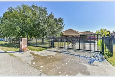 1910 Quinn Road, Pearland, TX 77581 - Photo 39