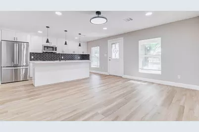 1054 Dewalt Street, Houston, TX 77088 - Photo 13