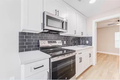 1054 Dewalt Street, Houston, TX 77088 - Photo 7