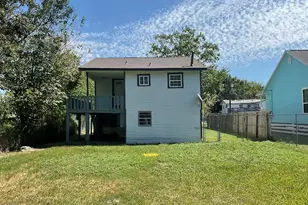 318 10th St, Dickinson, TX 77539 - Photo 11